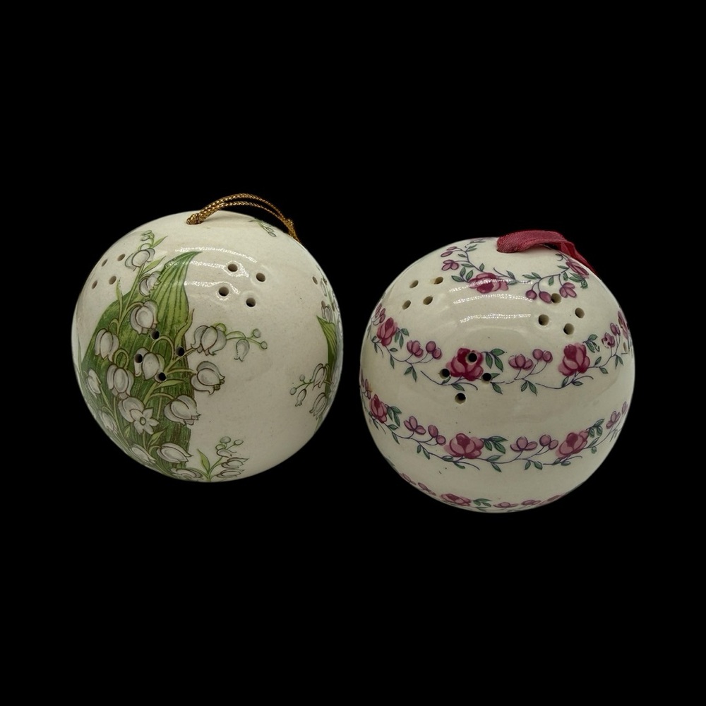 Vintage “Scentomander” Floral Ceramic Ornaments - Andre Richard - Picture 4 of 6
